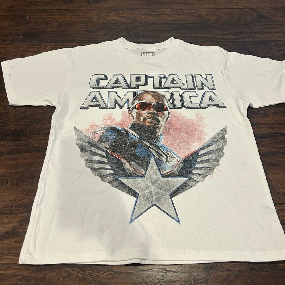 Marvel Captain America White Graphic Tee